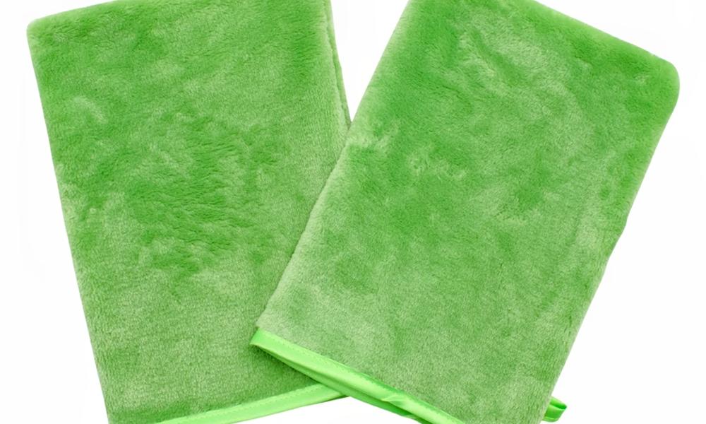 gants-demaquillants-colores-pour-femme-vert-image-1.jpg
