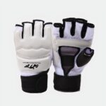 Gants de MMA pour enfants blancs.