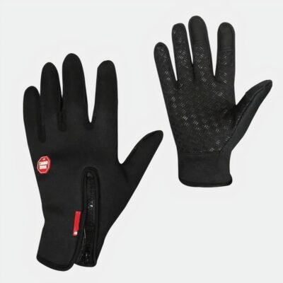 Photo d'une paire de gants d'équitation noir unisexe à fermeture éclair et tactiles, sur un fond blanc