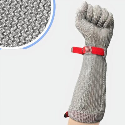 Long gant en cotte de maille avec bracelet ajustable rouge.